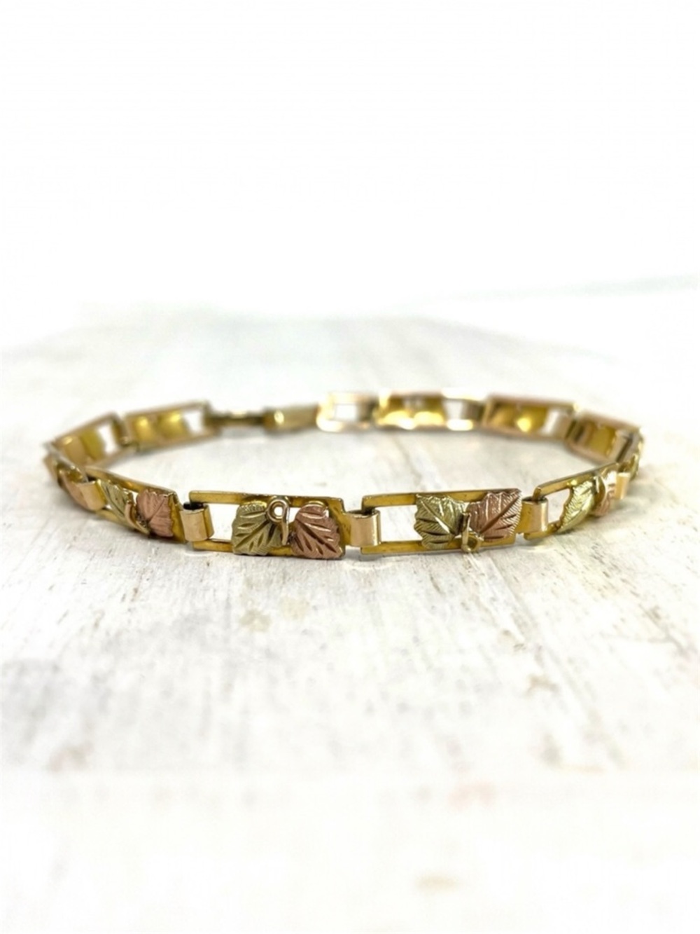 10K tri-colored BLACK HILLS GOLD gold estate, vintage bracelet